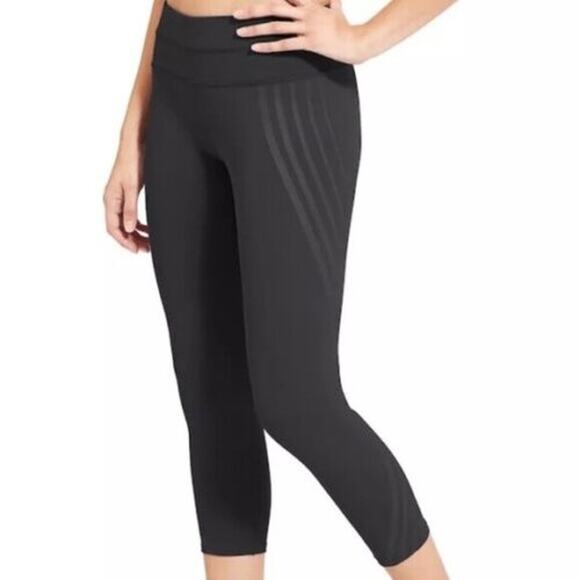 Athleta Small S Black Gel Sonar Striped Capri Leggings Workout Tights Activewear - Picture 9 of 9